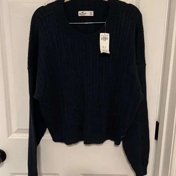 Brand new with tags!! Hollister navy blue cable knit sweater - Picture 1 of 5
